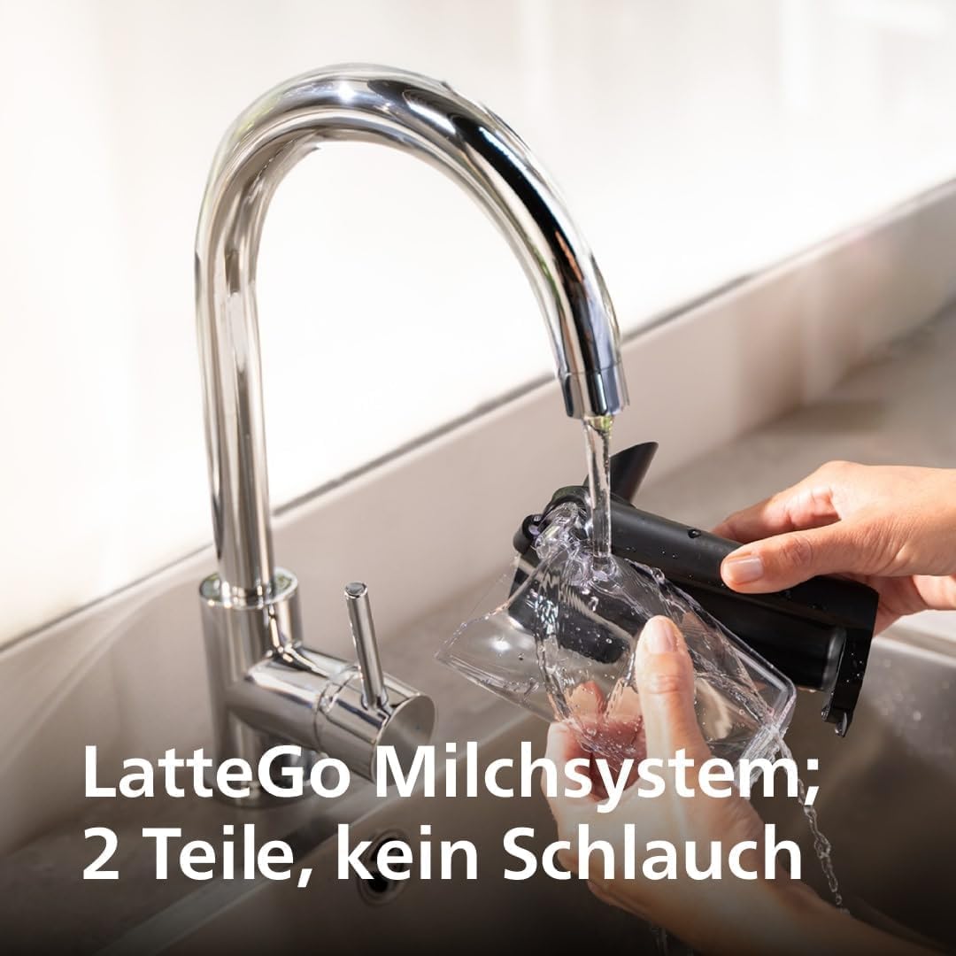 PHILIPS Serie 5500 Kaffeevollautomat – LatteGo Milchsystem, 20 heiße und kalte Kaffeespezialitäten, 40% leiser mit SilentBrew, QuickStart, Schwarz/Grau (EP5544/50)